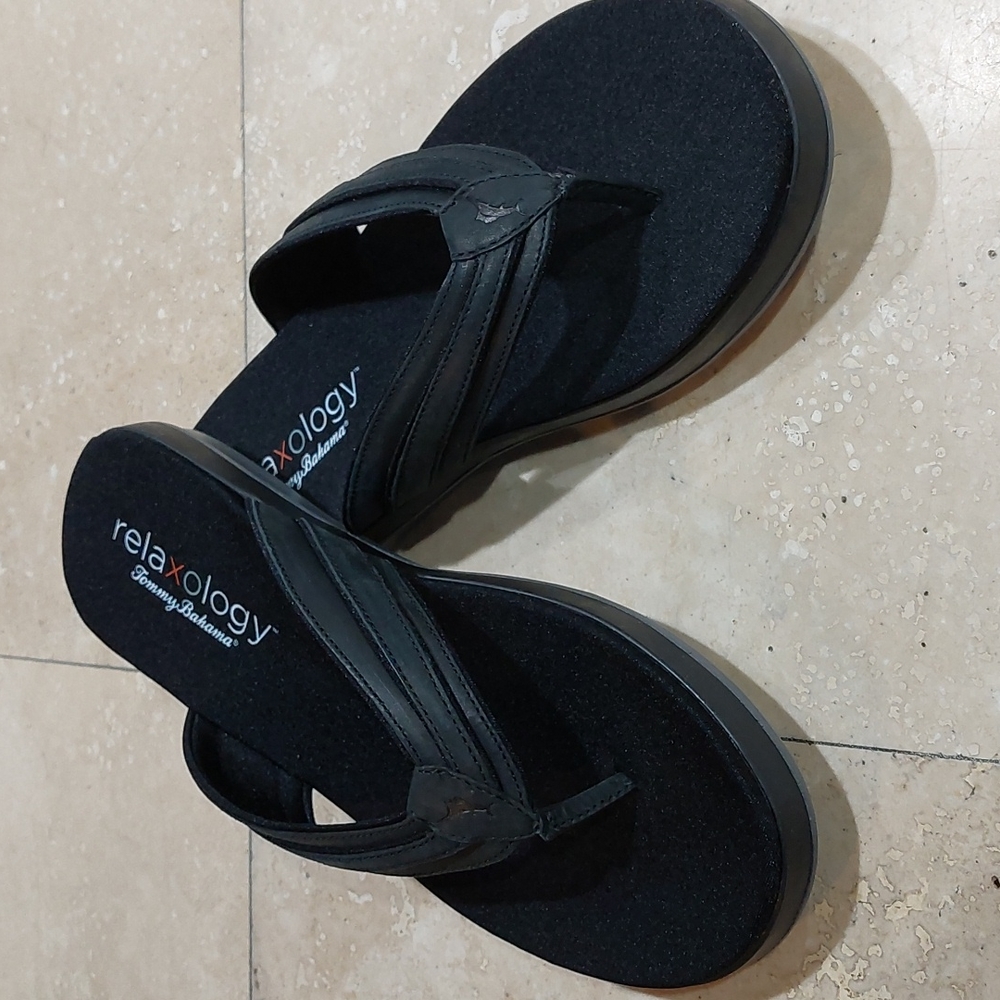 Tommy Bahama Sandals